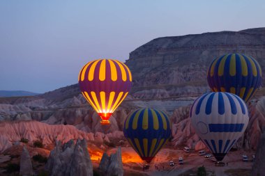 Kapadokya 'daki en popüler etkinliklerden biri sıcak hava balonlu Kapadokya' dır..