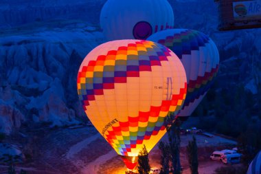 Kapadokya 'daki en popüler etkinliklerden biri sıcak hava balonlu Kapadokya' dır..