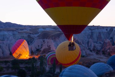 Kapadokya 'daki en popüler etkinliklerden biri sıcak hava balonlu Kapadokya' dır..