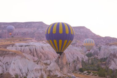 Kapadokya 'daki en popüler etkinliklerden biri sıcak hava balonlu Kapadokya' dır..