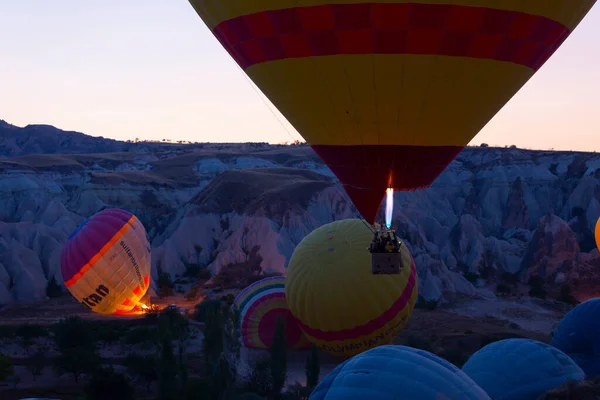 Kapadokya Daki Popüler Etkinliklerden Biri Sıcak Hava Balonlu Kapadokya Dır — Stok fotoğraf