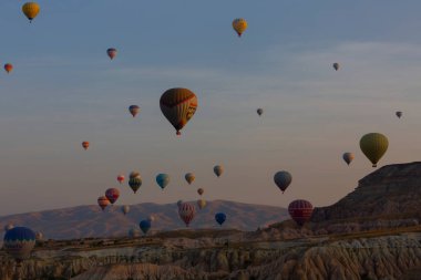 Kapadokya 'daki en popüler etkinliklerden biri sıcak hava balonlu Kapadokya' dır..