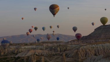Kapadokya 'daki en popüler etkinliklerden biri sıcak hava balonlu Kapadokya' dır..