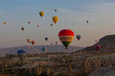 Kapadokya 'daki en popüler etkinliklerden biri sıcak hava balonlu Kapadokya' dır..