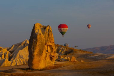 Kapadokya 'daki en popüler etkinliklerden biri sıcak hava balonlu Kapadokya' dır..