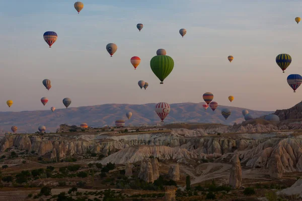 Kapadokya Daki Popüler Etkinliklerden Biri Sıcak Hava Balonlu Kapadokya Dır — Stok fotoğraf