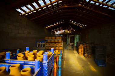 Çömlek fabrikası ve çömlek yapımı.