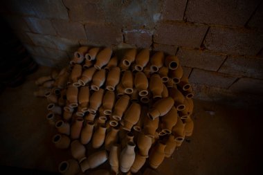 Çömlek fabrikası ve çömlek yapımı.