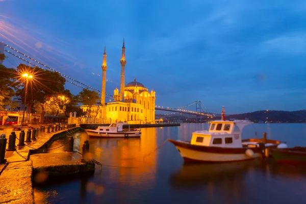 Bosphorus Grande Mesquita Mecidiye Ortaky Mesquita — Fotografia de Stock