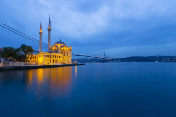 Bosporus Grote Mecidiye Moskee Ortaky Moskee — Stockfoto