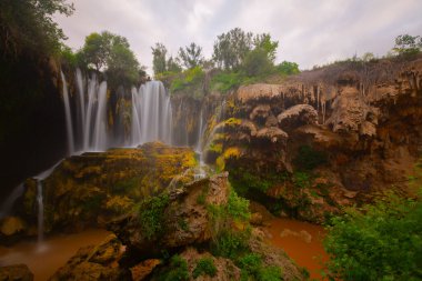 Konya Hadim 'deki Göksu nehrinde yer almaktadır. Yerkpr şelalesi ya da Hadim Goksu şelalesi olarak bilinir..