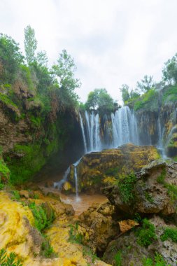 Konya Hadim 'deki Göksu nehrinde yer almaktadır. Yerkpr şelalesi ya da Hadim Goksu şelalesi olarak bilinir..