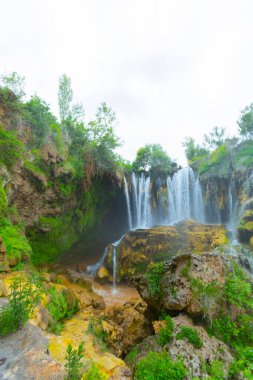 Konya Hadim 'deki Göksu nehrinde yer almaktadır. Yerkpr şelalesi ya da Hadim Goksu şelalesi olarak bilinir..