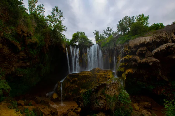 Liegt Fluss Goksu Konya Hadim Ist Bekannt Als Yerkopru Wasserfall — Stockfoto