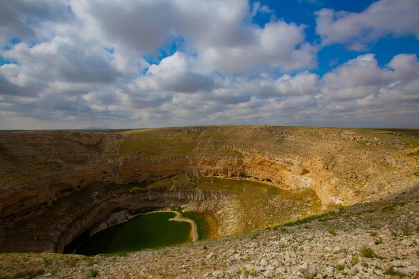 Cirali Pothole Βρίσκεται Στο Οροπέδιο Akviran Στα Βορειοδυτικά Της Περιοχής — Φωτογραφία Αρχείου