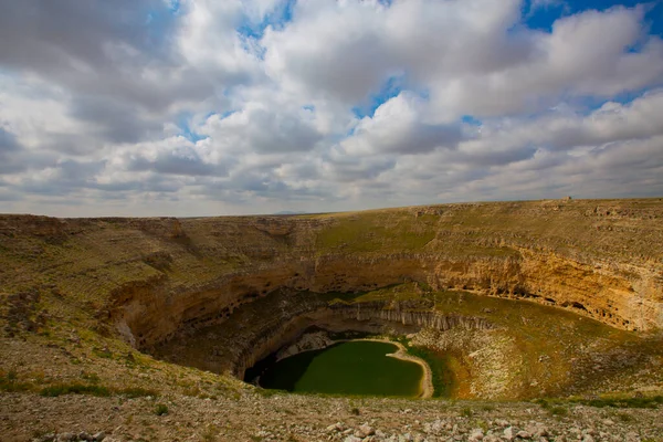 Cirali Pothole Βρίσκεται Στο Οροπέδιο Akviran Στα Βορειοδυτικά Της Περιοχής — Φωτογραφία Αρχείου