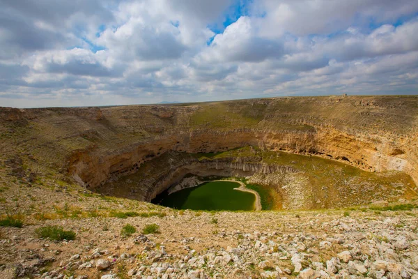 Cirali Pothole Βρίσκεται Στο Οροπέδιο Akviran Στα Βορειοδυτικά Της Περιοχής — Φωτογραφία Αρχείου