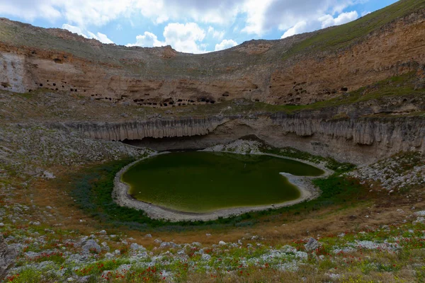 Crali Pothole Encuentra Meseta Akviran Noroeste Del Distrito Yenikent Del —  Fotos de Stock