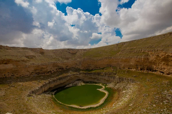 Crali Pothole Βρίσκεται Στο Οροπέδιο Akviran Στα Βορειοδυτικά Της Περιοχής — Φωτογραφία Αρχείου