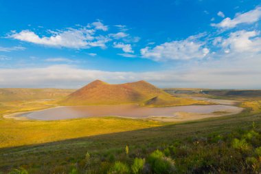 Meke Maar Gölü, Konya 'nın Karapnar ilçesinde, volkanik gaz patlaması sonucu oluşmuş bir maar şeklindeki adacıkları bulunan bir göldür..