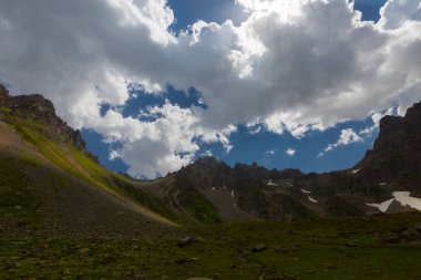 Avusor veya Avusr, Rize 'nin Amlhemin ilçesine bağlı bir platodur. 2700 metre yükseklikte ve 300 civarında ev var..