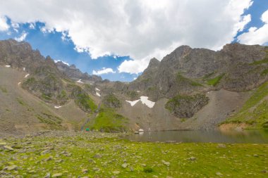 Avusor veya Avusr, Rize 'nin Amlhemin ilçesine bağlı bir platodur. 2700 metre yükseklikte ve 300 civarında ev var..