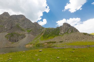 Avusor veya Avusr, Rize 'nin Amlhemin ilçesine bağlı bir platodur. 2700 metre yükseklikte ve 300 civarında ev var..