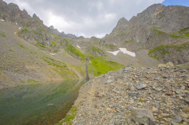 Avusor veya Avusr, Rize 'nin Amlhemin ilçesine bağlı bir platodur. 2700 metre yükseklikte ve 300 civarında ev var..