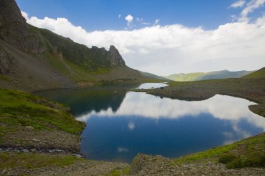 Avusor veya Avusr, Rize 'nin Amlhemin ilçesine bağlı bir platodur. 2700 metre yükseklikte ve 300 civarında ev var..