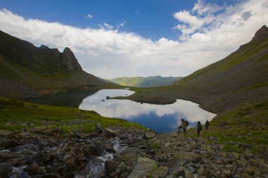 Avusor veya Avusr, Rize 'nin Amlhemin ilçesine bağlı bir platodur. 2700 metre yükseklikte ve 300 civarında ev var..