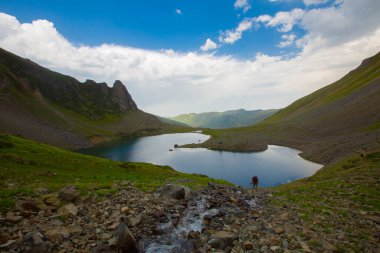 Avusor veya Avusr, Rize 'nin Amlhemin ilçesine bağlı bir platodur. 2700 metre yükseklikte ve 300 civarında ev var..