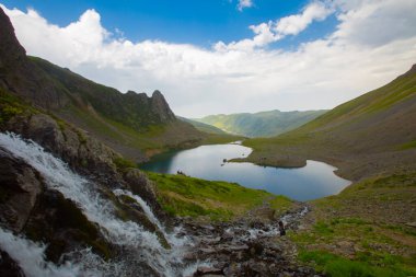 Avusor veya Avusr, Rize 'nin Amlhemin ilçesine bağlı bir platodur. 2700 metre yükseklikte ve 300 civarında ev var..