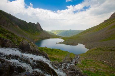 Avusor veya Avusr, Rize 'nin Amlhemin ilçesine bağlı bir platodur. 2700 metre yükseklikte ve 300 civarında ev var..