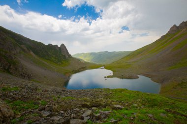 Avusor veya Avusr, Rize 'nin Amlhemin ilçesine bağlı bir platodur. 2700 metre yükseklikte ve 300 civarında ev var..