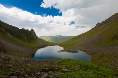 Avusor veya Avusr, Rize 'nin Amlhemin ilçesine bağlı bir platodur. 2700 metre yükseklikte ve 300 civarında ev var..