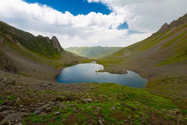 Avusor veya Avusr, Rize 'nin Amlhemin ilçesine bağlı bir platodur. 2700 metre yükseklikte ve 300 civarında ev var..