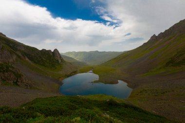 Avusor veya Avusr, Rize 'nin Amlhemin ilçesine bağlı bir platodur. 2700 metre yükseklikte ve 300 civarında ev var..
