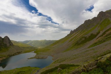 Avusor veya Avusr, Rize 'nin Amlhemin ilçesine bağlı bir platodur. 2700 metre yükseklikte ve 300 civarında ev var..
