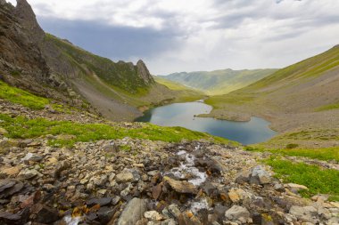 Avusor veya Avusr, Rize 'nin Amlhemin ilçesine bağlı bir platodur. 2700 metre yükseklikte ve 300 civarında ev var..