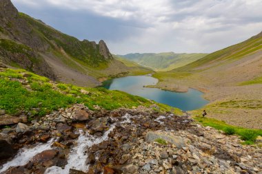 Avusor veya Avusr, Rize 'nin Amlhemin ilçesine bağlı bir platodur. 2700 metre yükseklikte ve 300 civarında ev var..