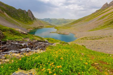 Avusor veya Avusr, Rize 'nin Amlhemin ilçesine bağlı bir platodur. 2700 metre yükseklikte ve 300 civarında ev var..