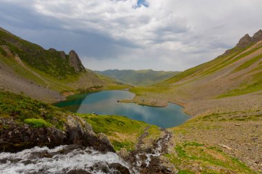 Avusor veya Avusr, Rize 'nin Amlhemin ilçesine bağlı bir platodur. 2700 metre yükseklikte ve 300 civarında ev var..