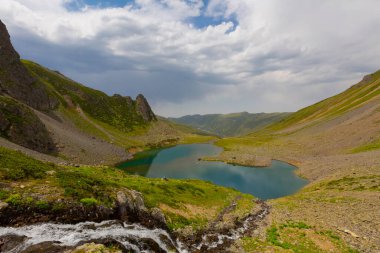 Avusor veya Avusr, Rize 'nin Amlhemin ilçesine bağlı bir platodur. 2700 metre yükseklikte ve 300 civarında ev var..