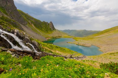 Avusor veya Avusr, Rize 'nin Amlhemin ilçesine bağlı bir platodur. 2700 metre yükseklikte ve 300 civarında ev var..