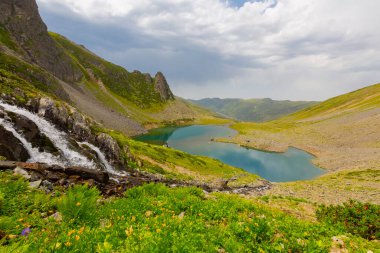 Avusor veya Avusr, Rize 'nin Amlhemin ilçesine bağlı bir platodur. 2700 metre yükseklikte ve 300 civarında ev var..