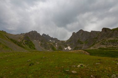 Avusor veya Avusr, Rize 'nin Amlhemin ilçesine bağlı bir platodur. 2700 metre yükseklikte ve 300 civarında ev var..