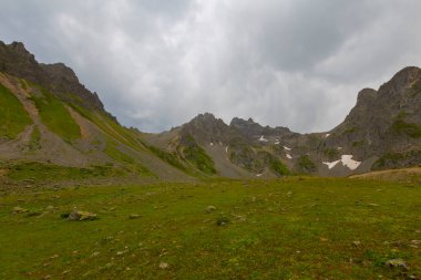 Avusor veya Avusr, Rize 'nin Amlhemin ilçesine bağlı bir platodur. 2700 metre yükseklikte ve 300 civarında ev var..