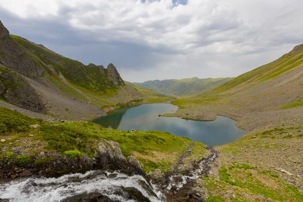 Avusor veya Avusr, Rize 'nin Amlhemin ilçesine bağlı bir platodur. 2700 metre yükseklikte ve 300 civarında ev var..