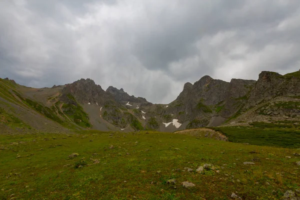 Avusor veya Avusr, Rize 'nin Amlhemin ilçesine bağlı bir platodur. 2700 metre yükseklikte ve 300 civarında ev var..