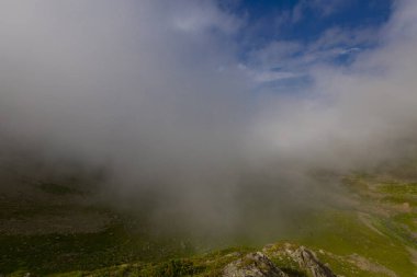 Ambarl Platosu, Rize 'nin Amlhemin ilçesinin dağlık bir bölgesinde yer alan bir platodur. Amlhemin 'den 46 km, Hemin' den 42 km ve Ayeli 'den 57 km uzaklıktadır..